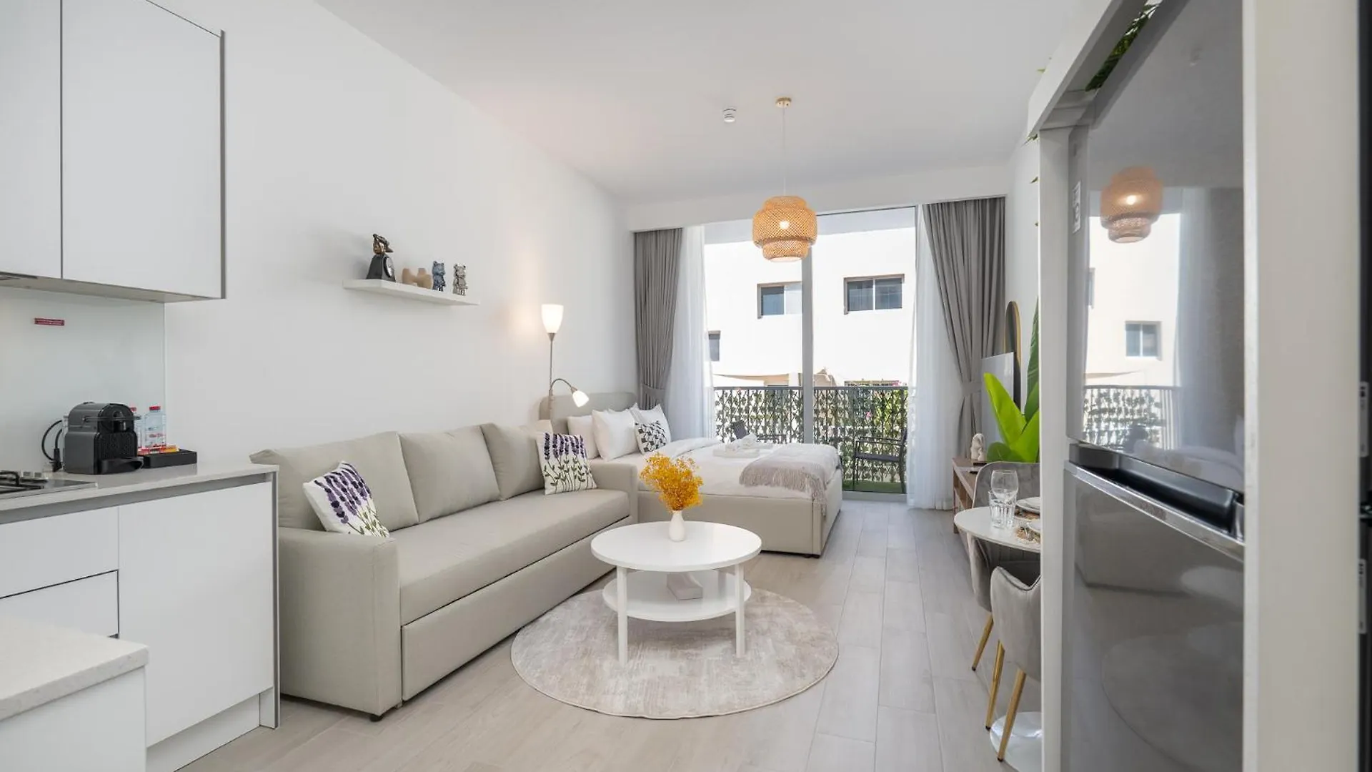 Apartment Bright & Airy Studio In Jvc Dubai